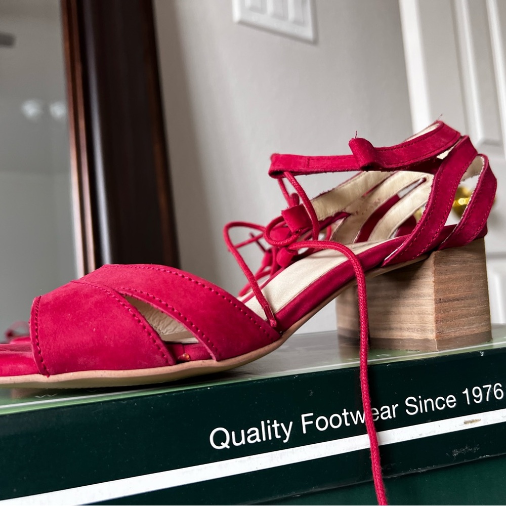 Bos and Co strappy sandal